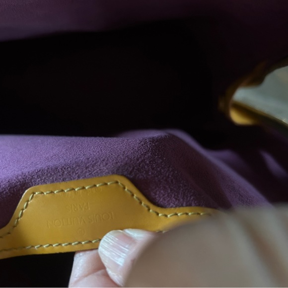 Louis Vuitto Epi Gobelins Backpack custom, painted with generic straps - Picture 8 of 17